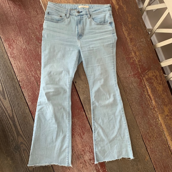 New Levi’s High Rise Flare / Light Wash / Size 30 - Picture 6 of 6